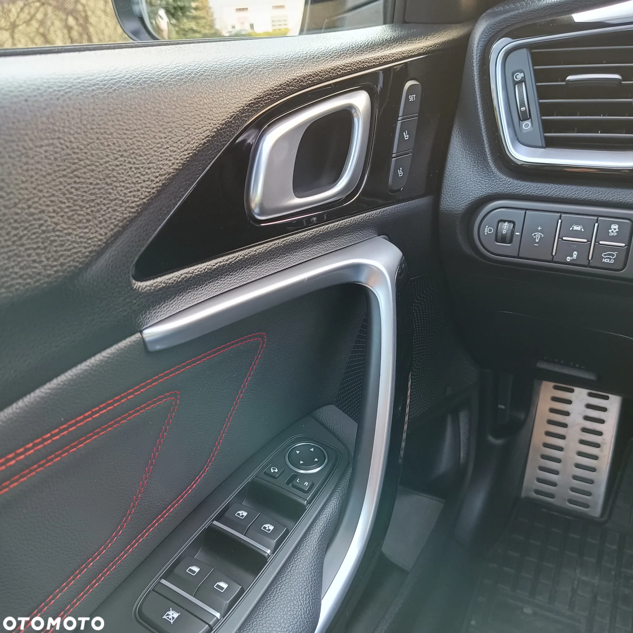 Kia ProCeed 1.6 T-GDI GT DCT - 13