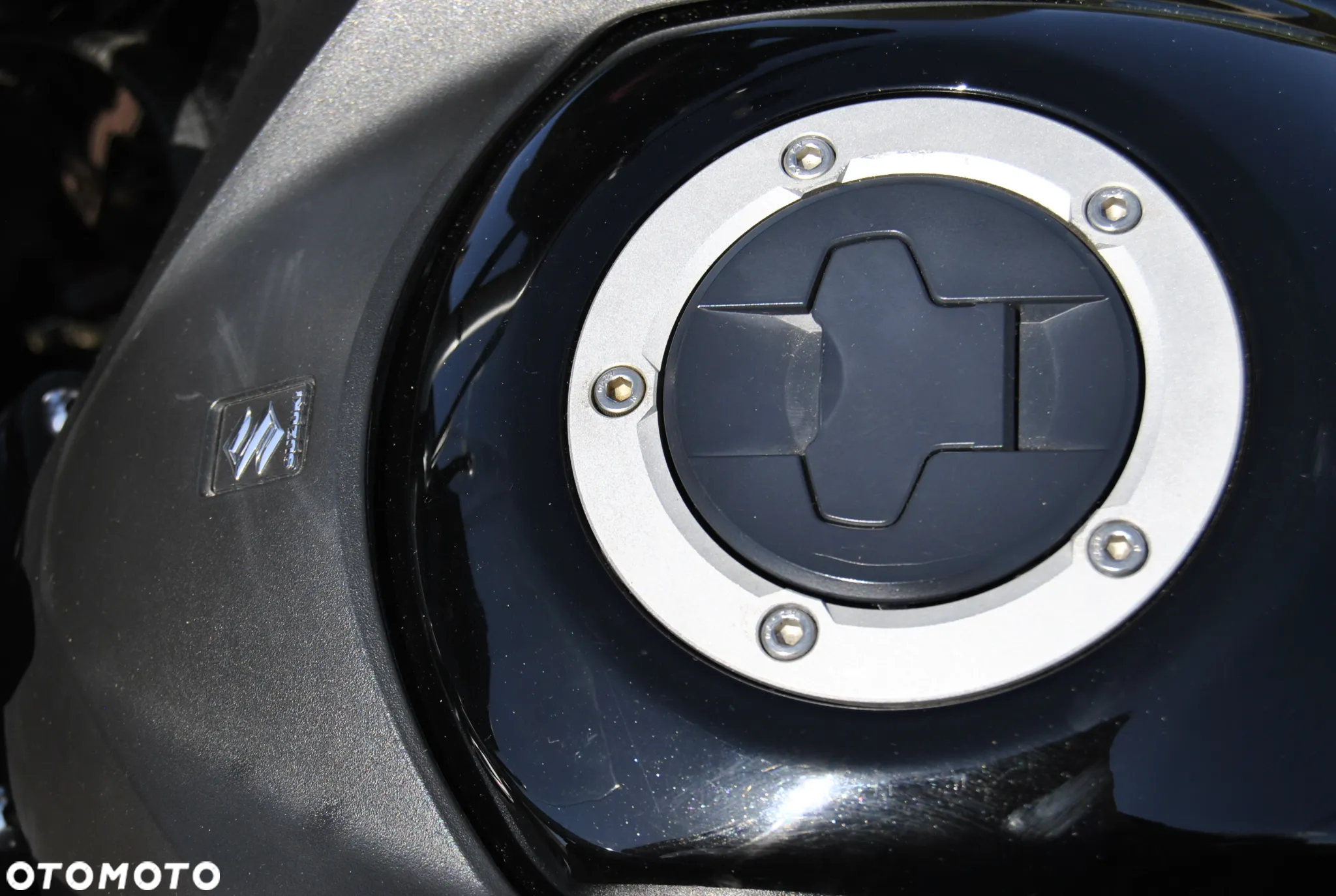 Suzuki V-STROM - 12