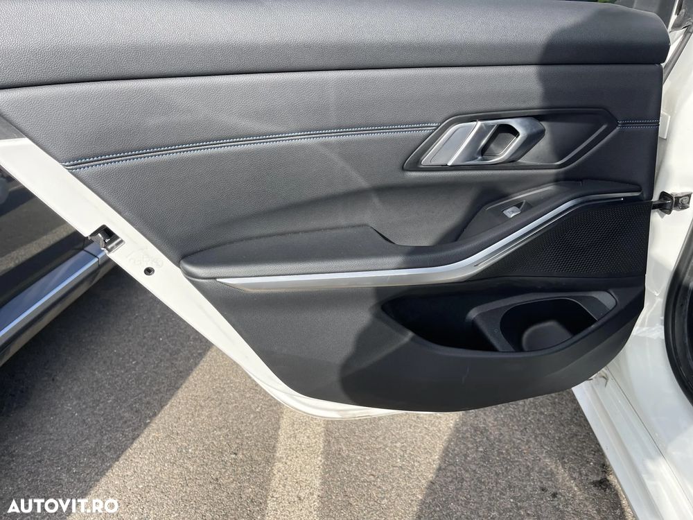 BMW Seria 3 318i Aut. M Sport - 21