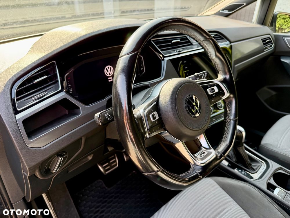 Volkswagen Touran - 14