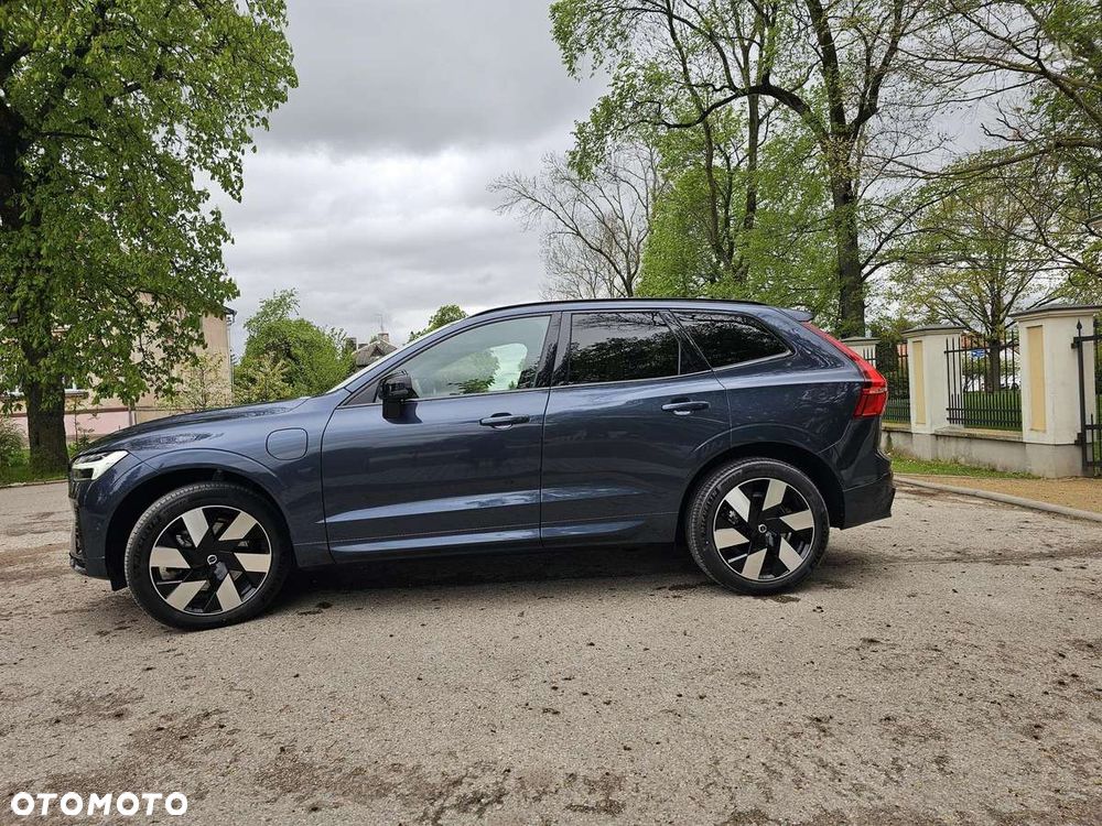 Volvo XC 60 T8 AWD Ultra Black Edition Signature - 4