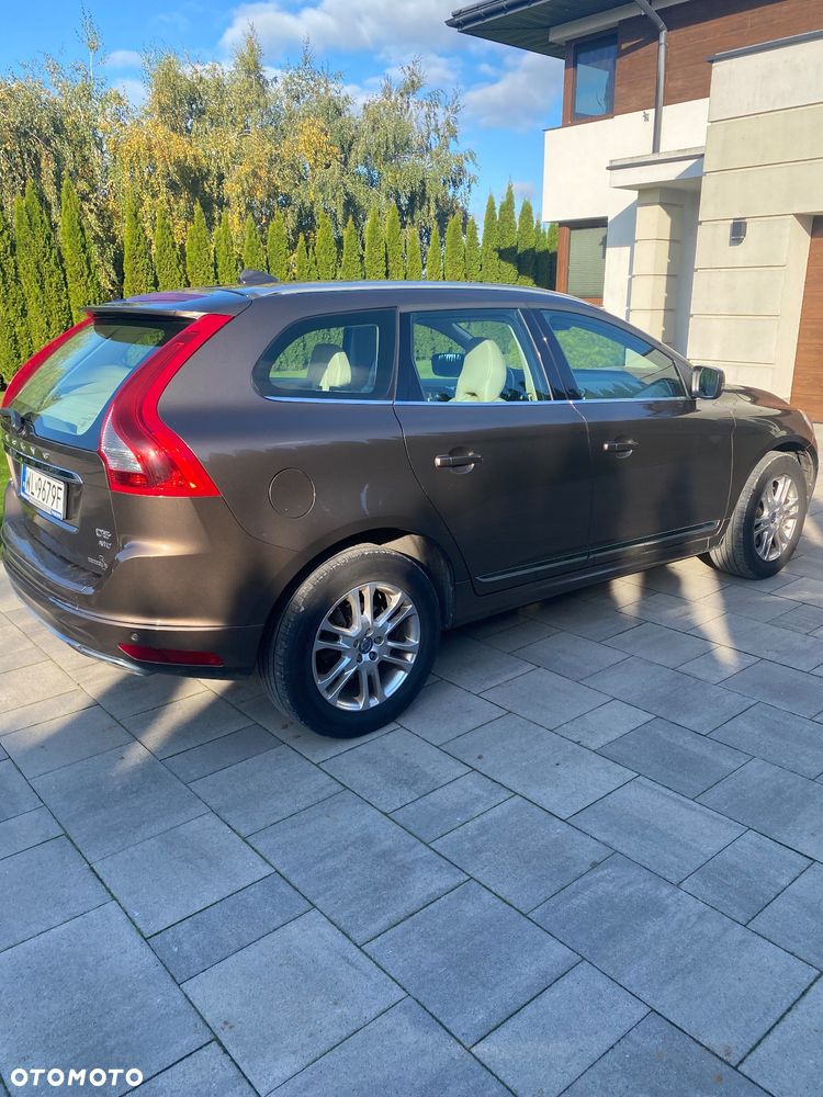 Volvo XC 60 D5 AWD Summum - 2