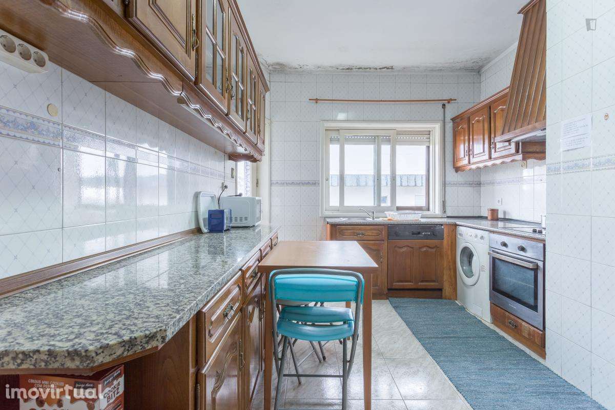Quarto - localizado em Paranhos Porto - Grande imagem: 3/30