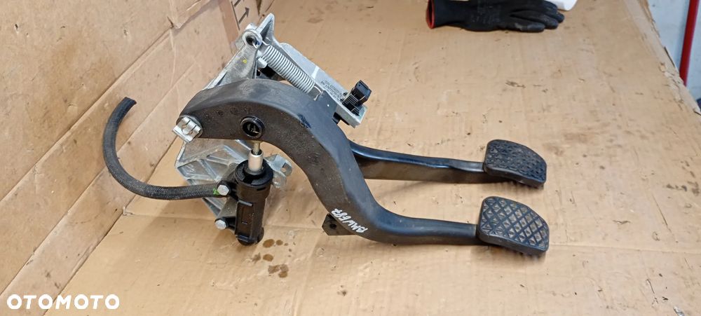 Pedał sprzęgła hamulca BMW I E81 E87 6761310 6778977 - 5