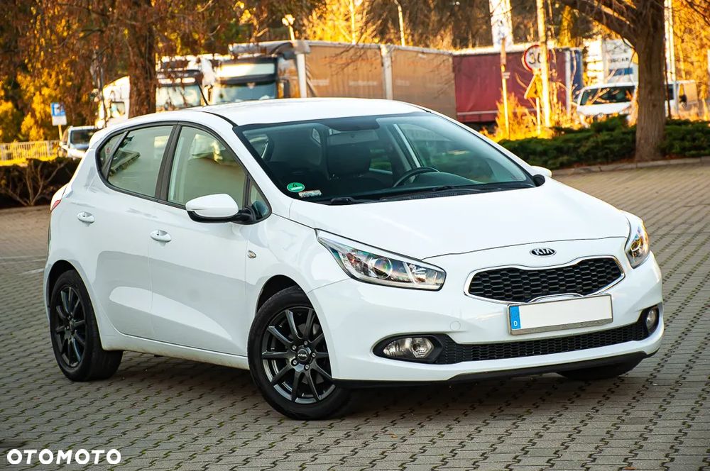 Kia Ceed 1.6 GDI Platinum Edition - 24