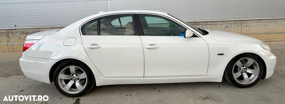 BMW Seria 5 520d Edition Exclusive - 17