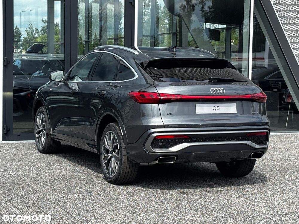 Audi Q5 Sportback - 9