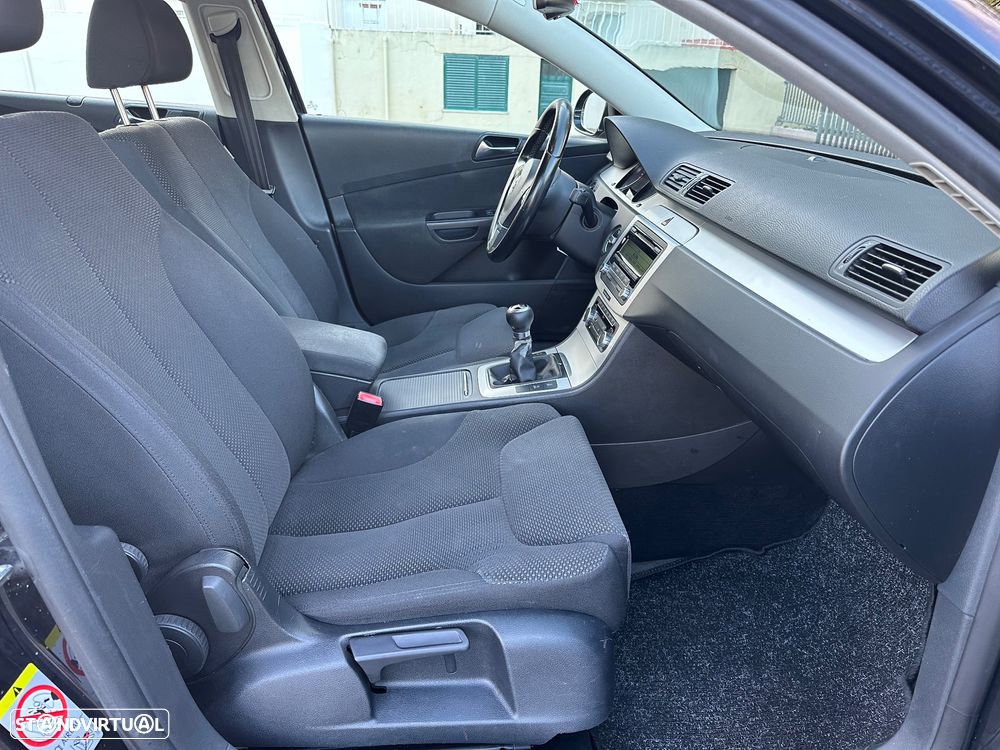 VW Passat 1.6 TDI Confortline - 17