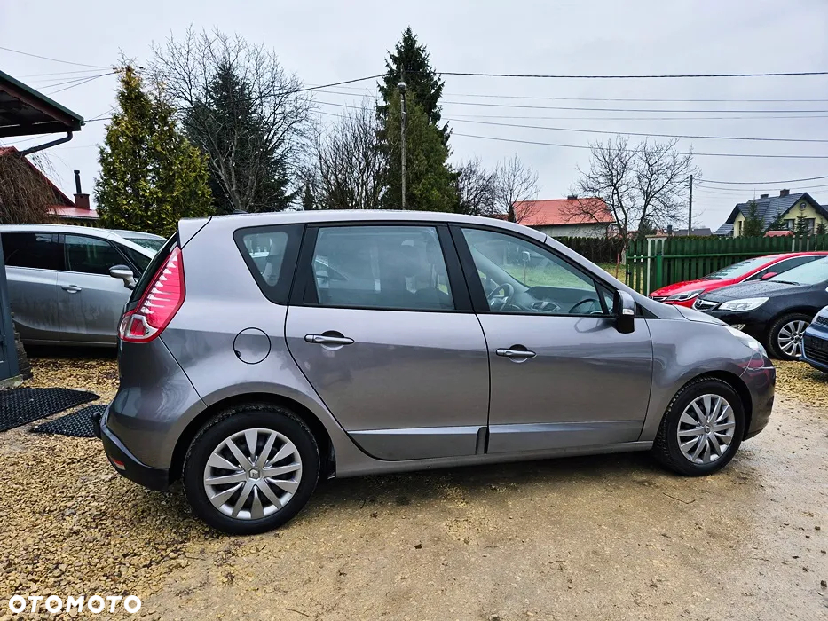 Renault Scenic 1.6 16V 110 TomTom Edition - 10