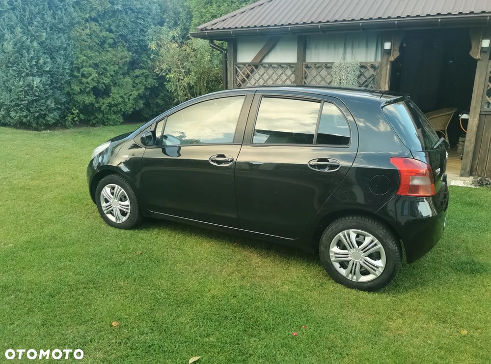 Toyota Yaris - 17