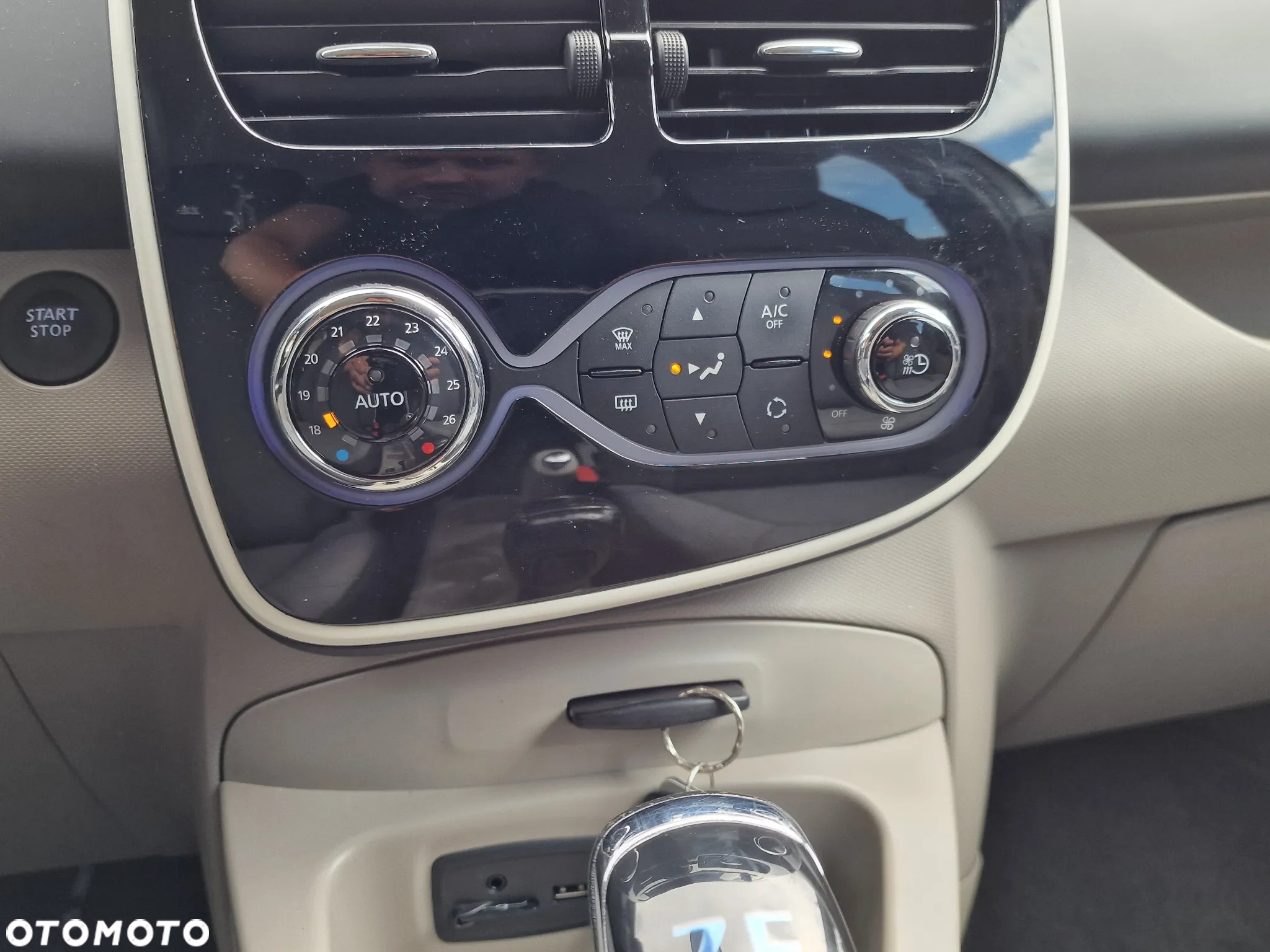 Renault Zoe - 25