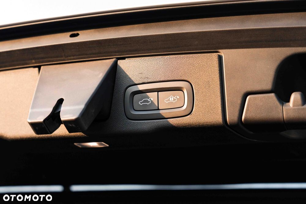 Volvo XC 60 T6 AWD Momentum - 36