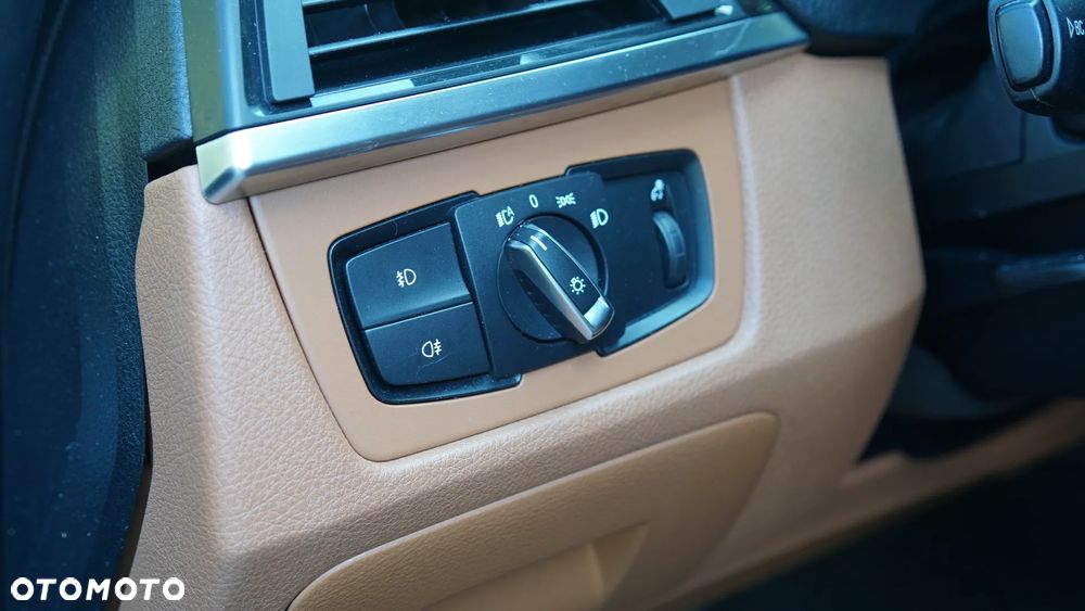 BMW Seria 3 320d Luxury Line - 34
