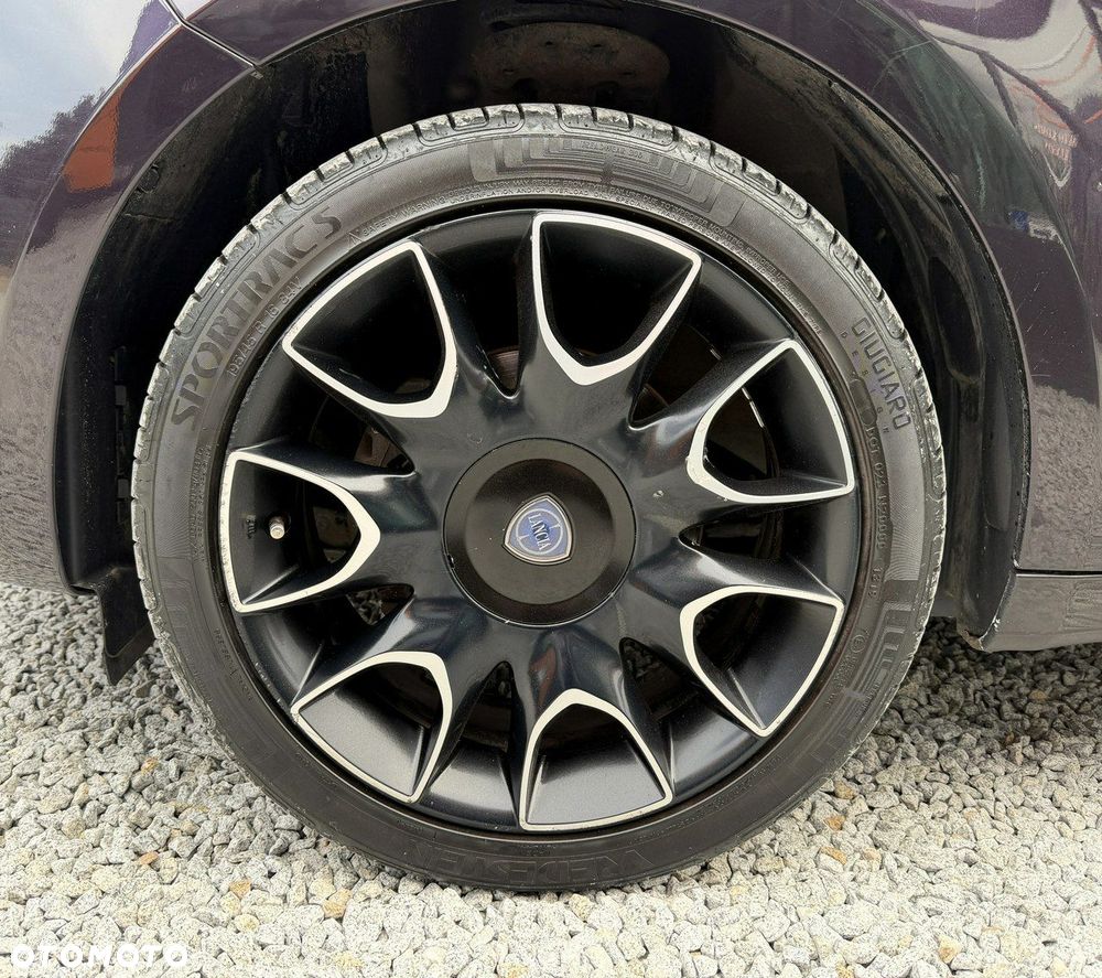 Lancia Ypsilon 0.9 Black&Red S&S - 10