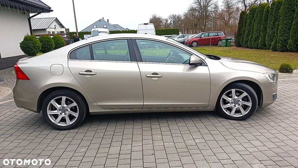Volvo S60 DRIVe Momentum - 11