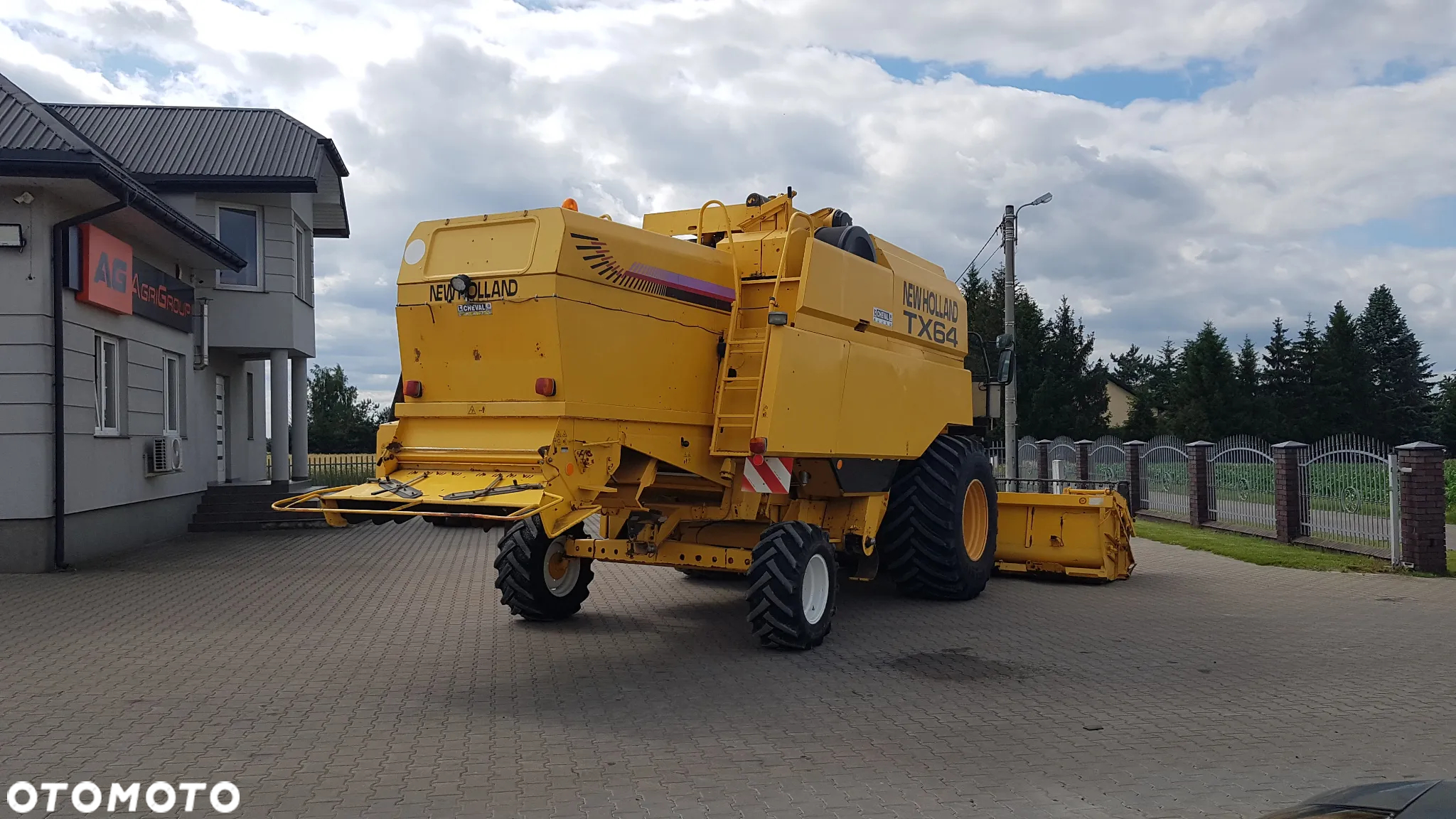 New Holland TX 64 PLUS 2001R - 11