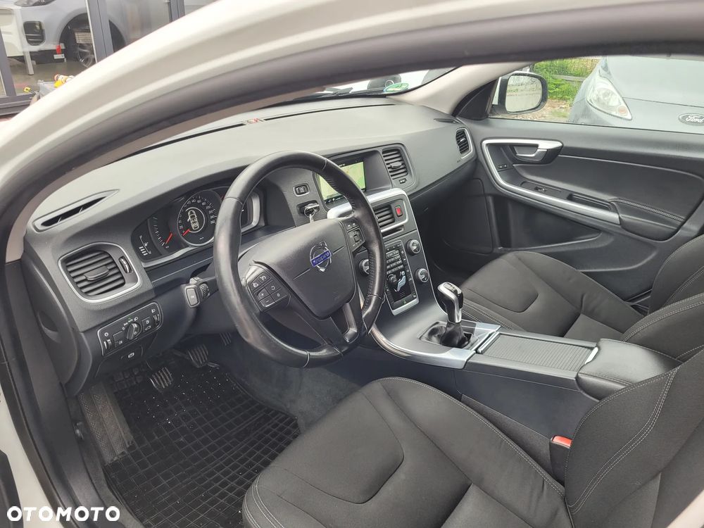 Volvo V60 D3 Linje Business - 11