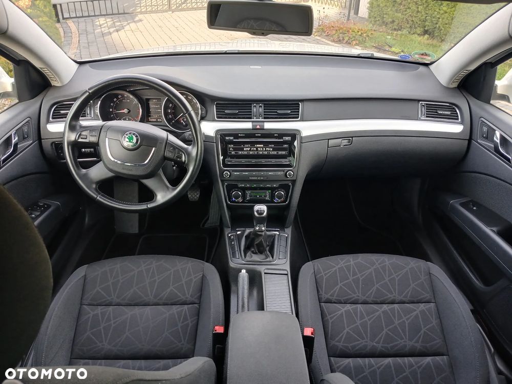 Skoda Superb 2.0 TDI DPF Elegance - 14