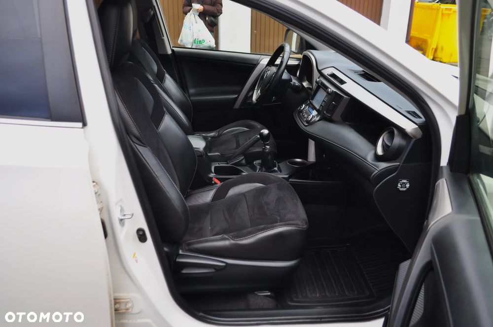 Toyota RAV4 2.2 D-4D 4x4 Executive - 27