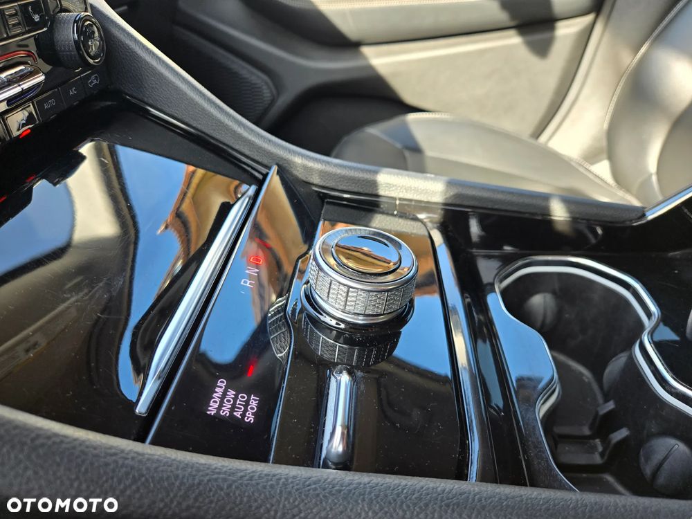 Jeep Grand Cherokee - 30