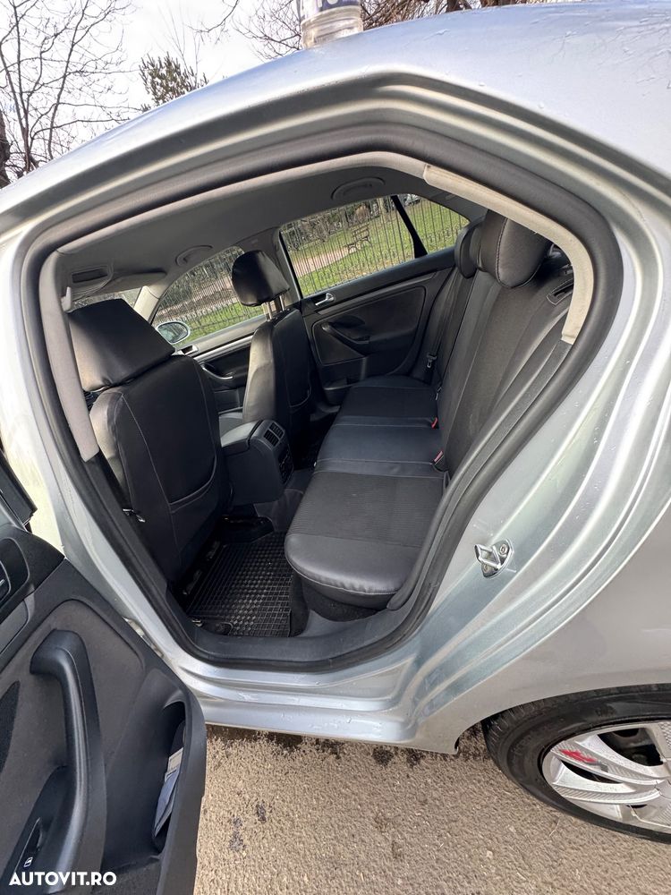 Volkswagen Jetta - 9