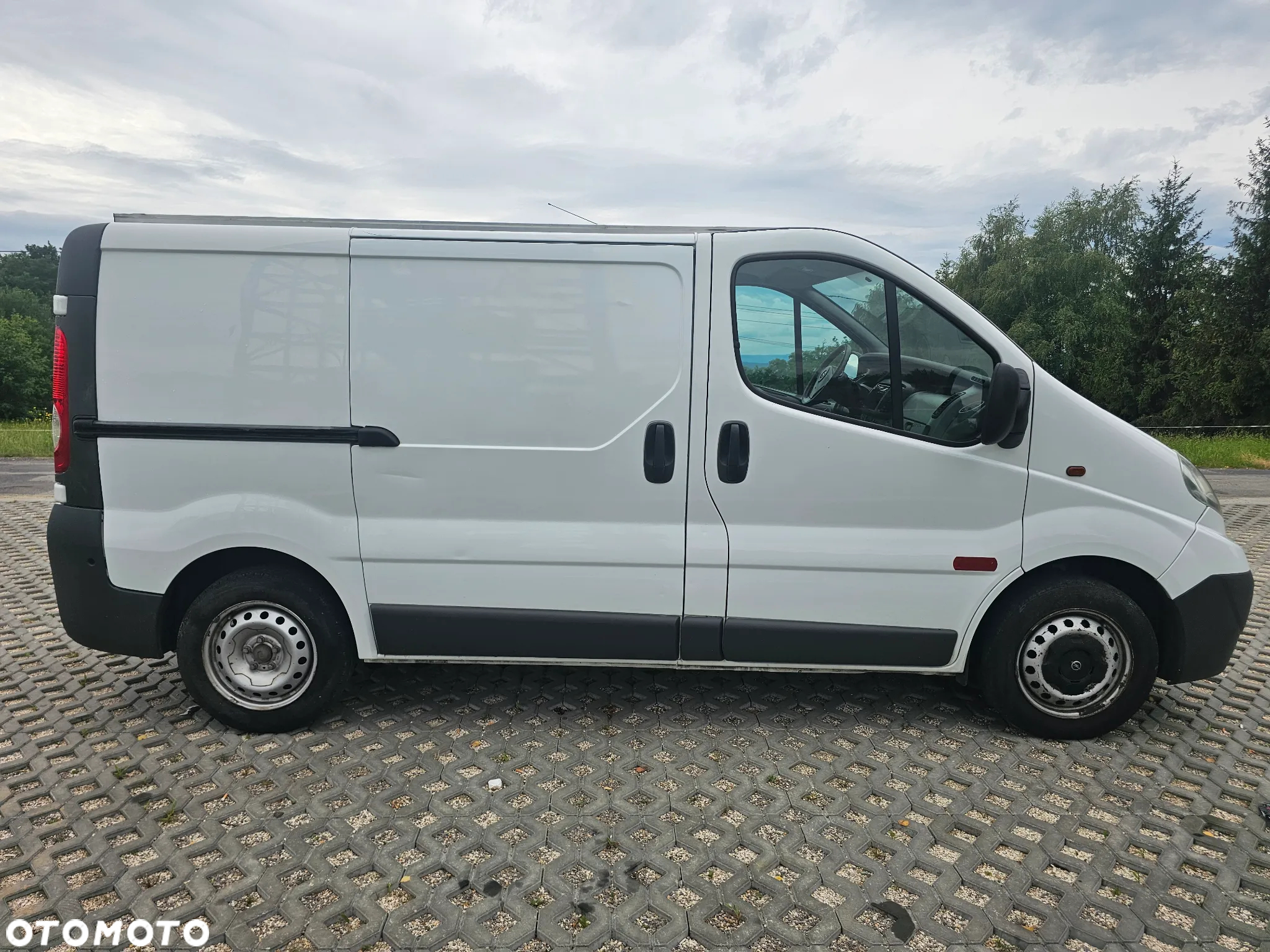 Opel Vivaro - 10