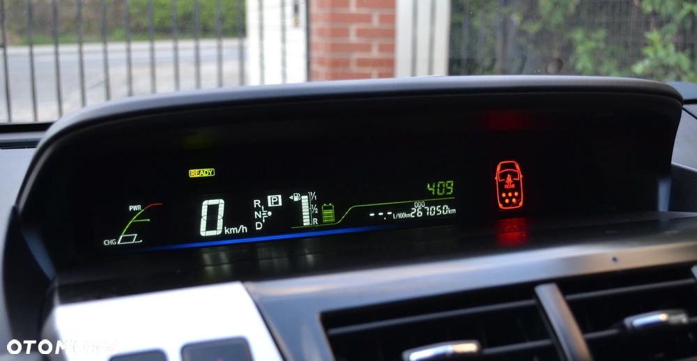 Toyota Prius+ (Hybrid) - 15
