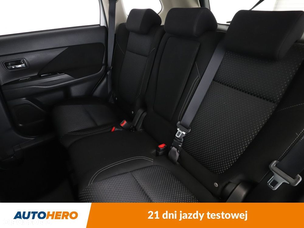 Mitsubishi Outlander - 14