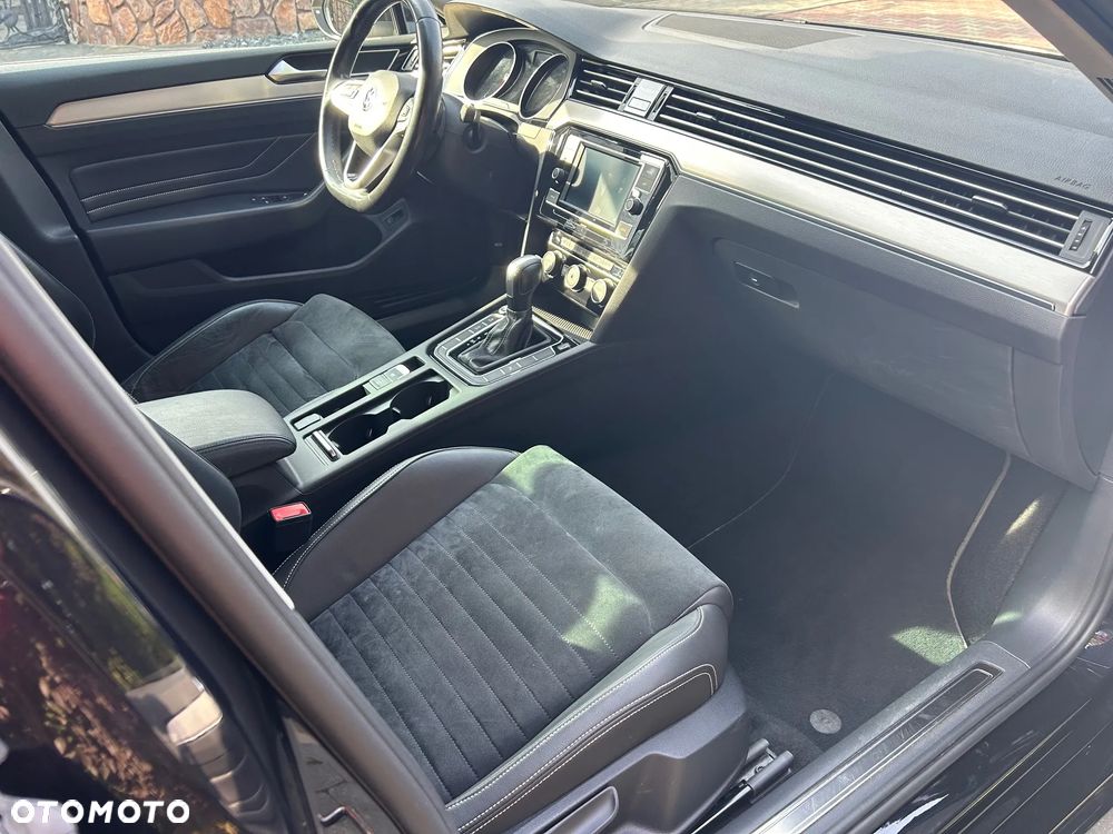 Volkswagen Passat 2.0 TDI Elegance DSG - 13