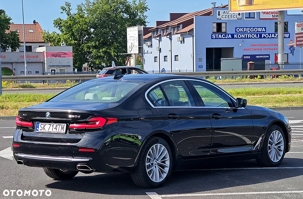 BMW Seria 5 520d Luxury Line sport - 35