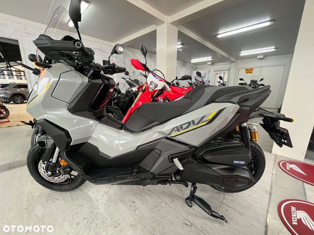 Honda ADV350 - 2