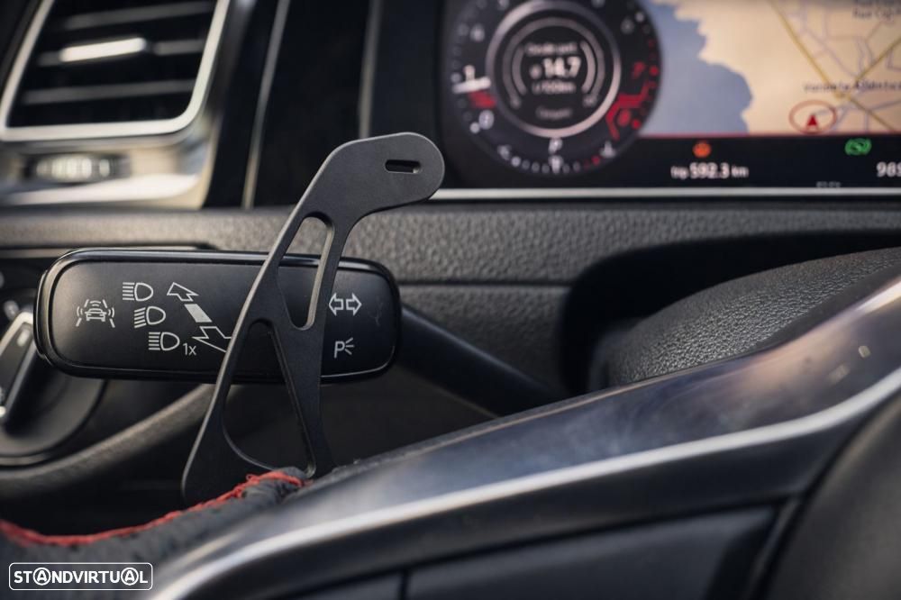 VW Golf 2.0 TSI GTI DSG - 19