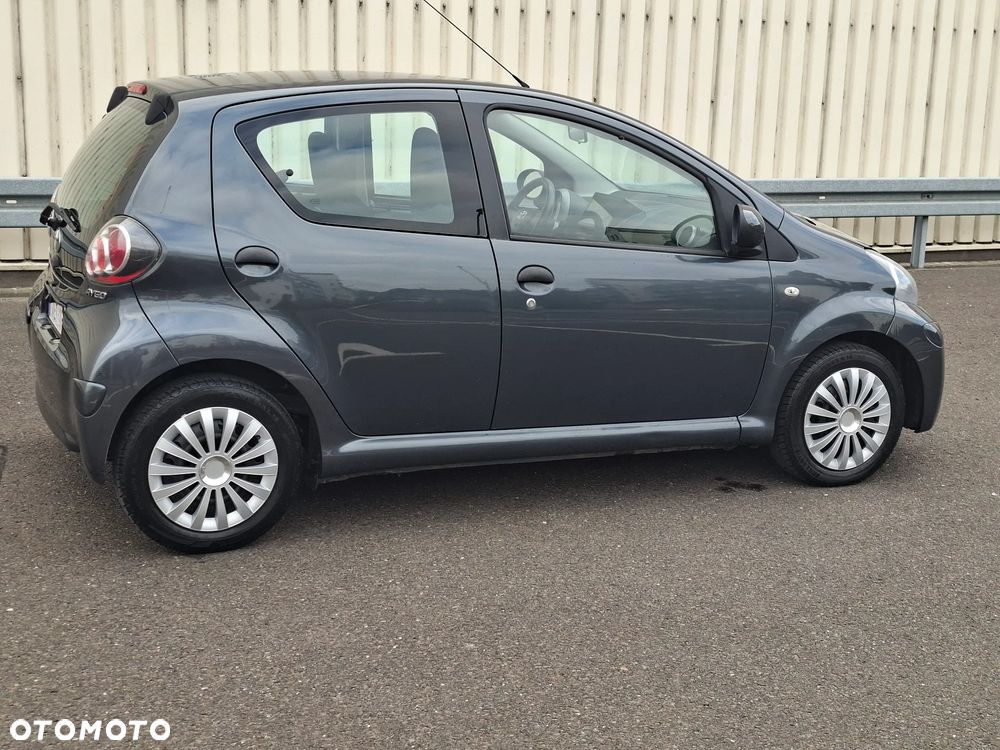 Toyota Aygo - 10