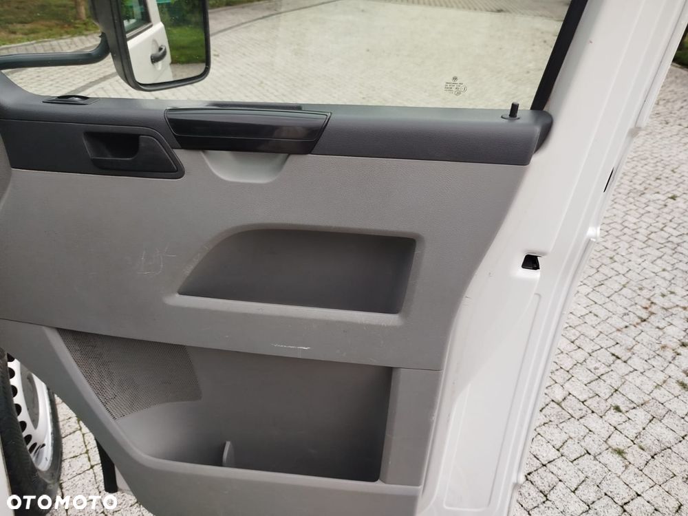 Volkswagen T5 - 13