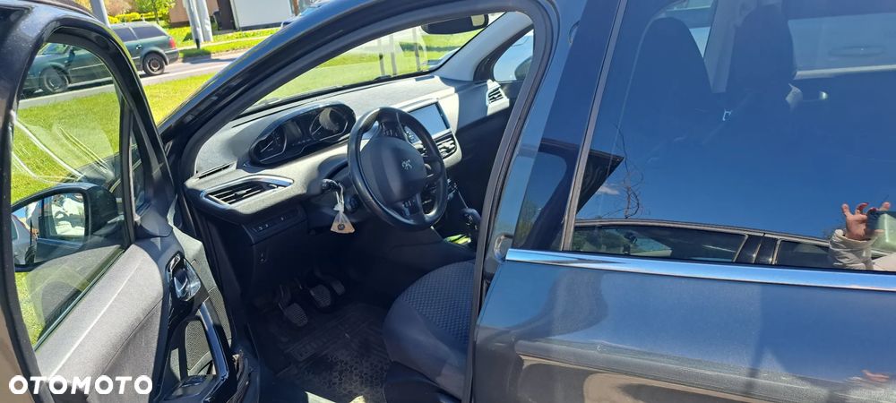 Peugeot 208 1.2 VTi Access - 4