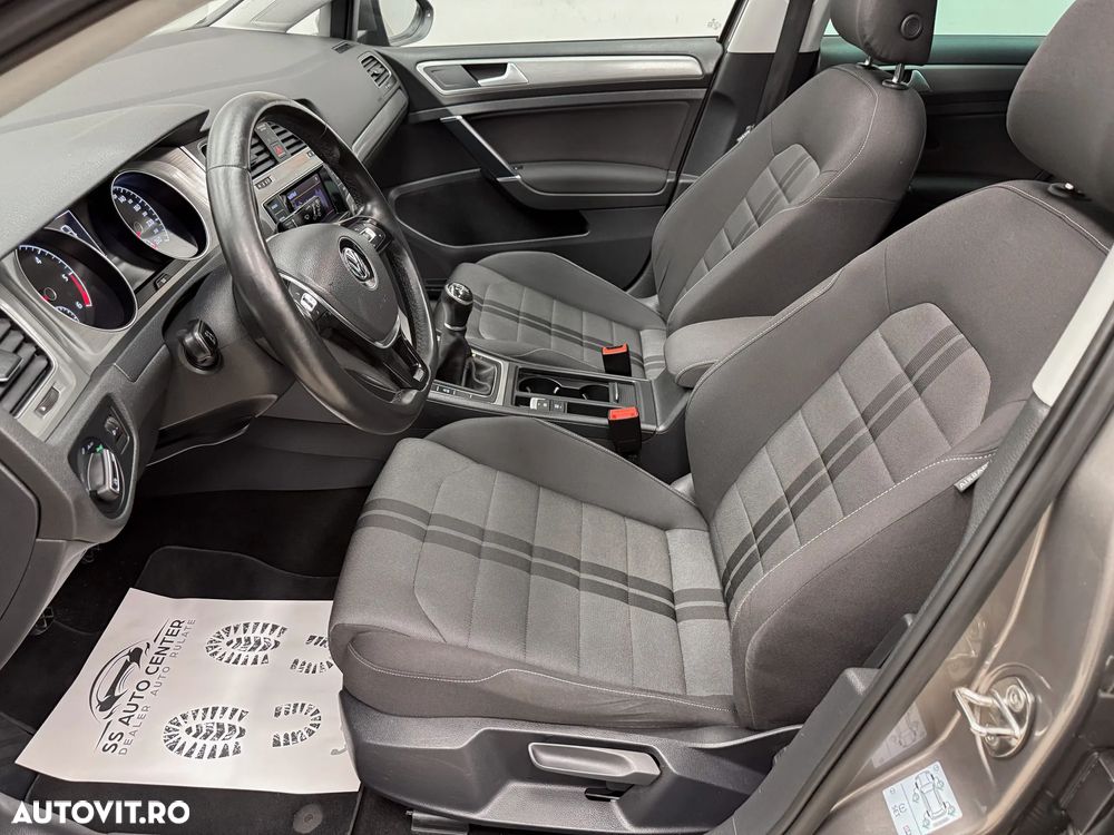 Volkswagen Golf 1.6 TDI BlueMotion Technology Comfortline - 21