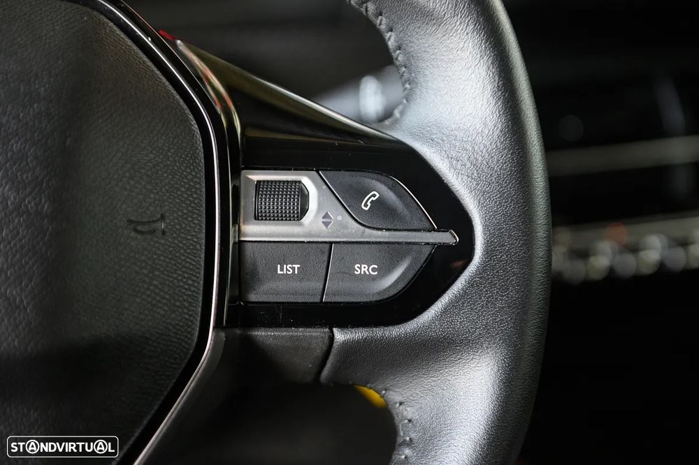 Peugeot 208 1.2 PureTech Active Pack - 32