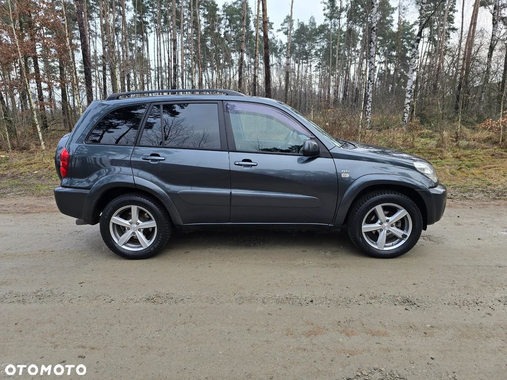 Toyota RAV4 2.0 VVT-i 4x4 - 2