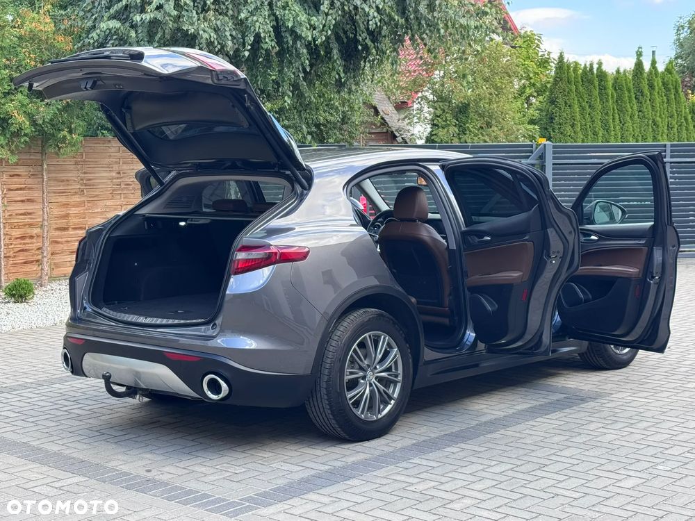 Alfa Romeo Stelvio 2.2 JTDM - 13