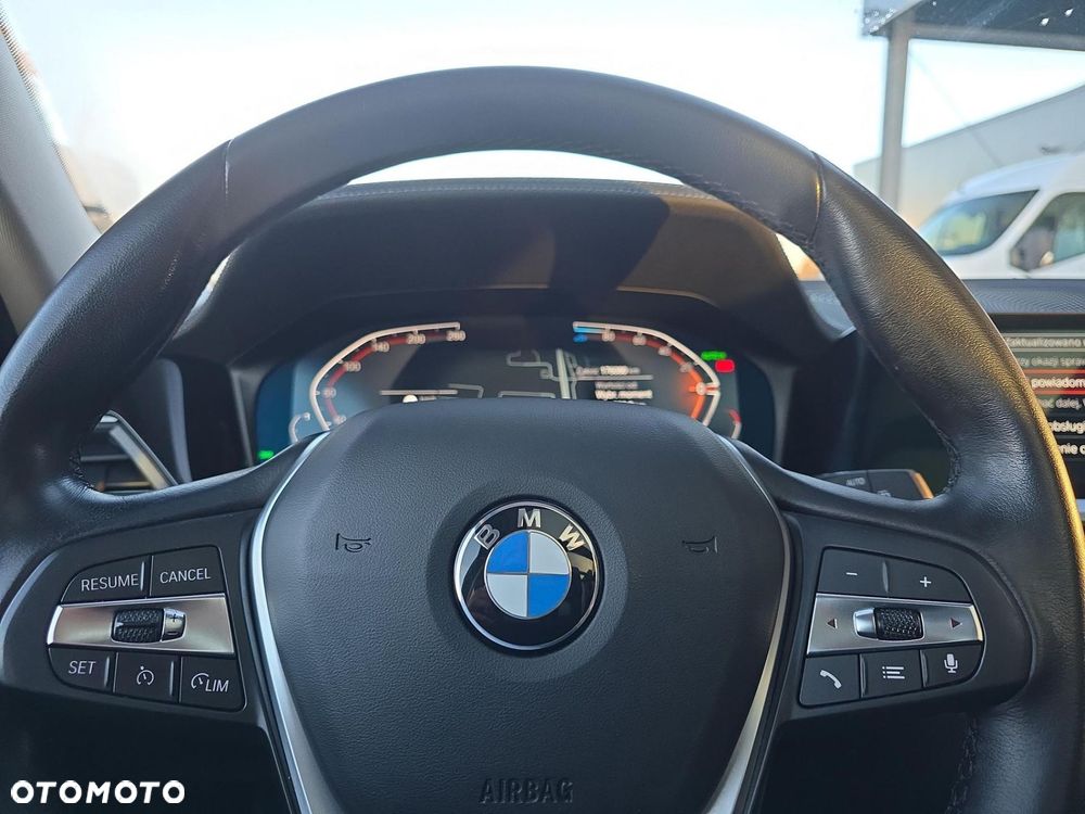 BMW Seria 3 320d - 17