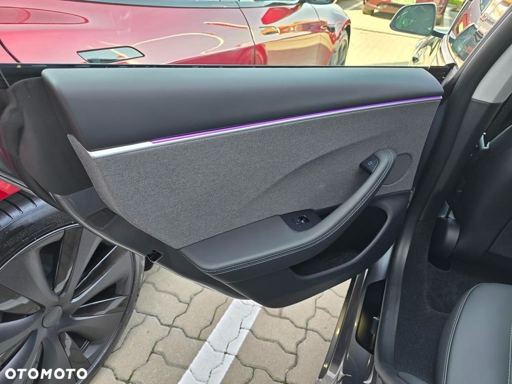 Tesla Model 3 RWD Premium - 8