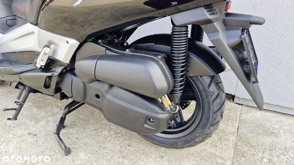 Yamaha X-max - 18