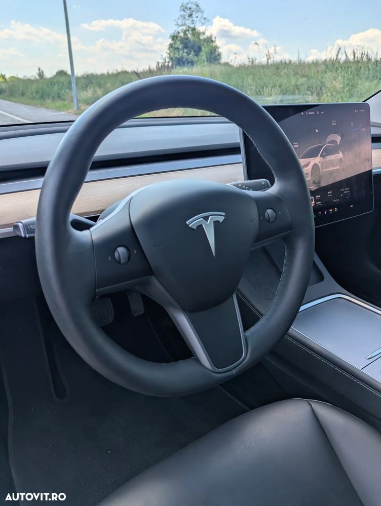 TESLA Model 3 2022 — imagine 14