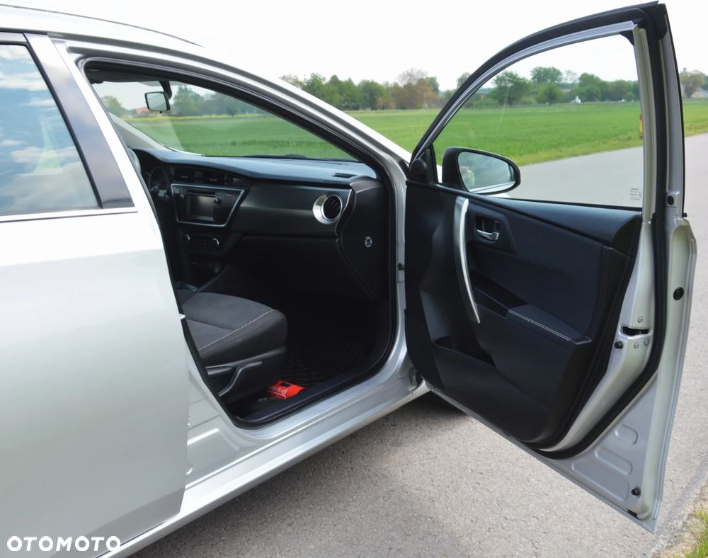 Toyota Auris - 22