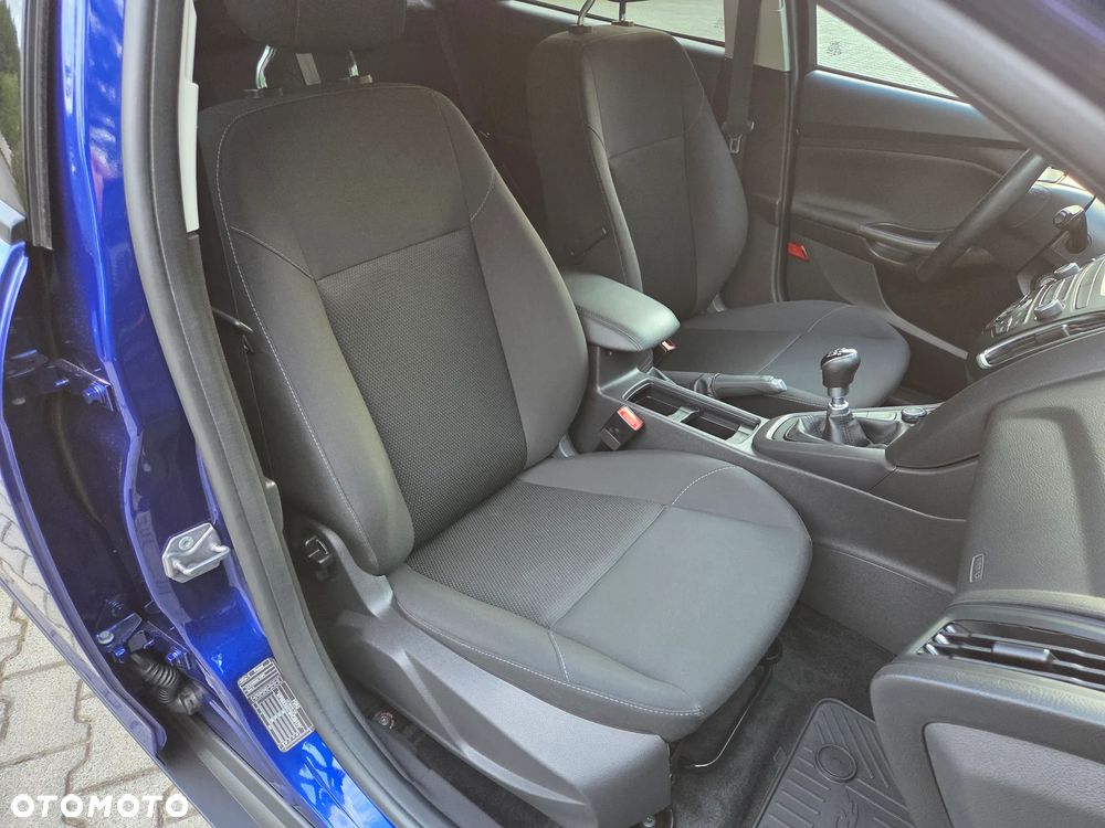 Ford Focus 1.0 EcoBoost Trend - 22