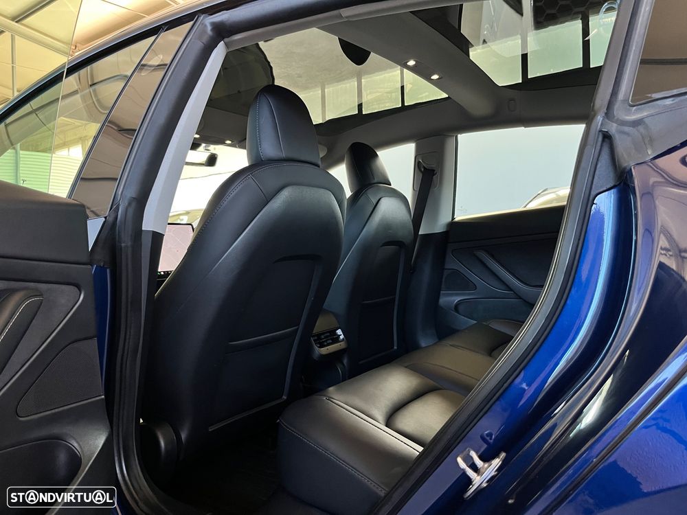 Tesla Model 3 - 14