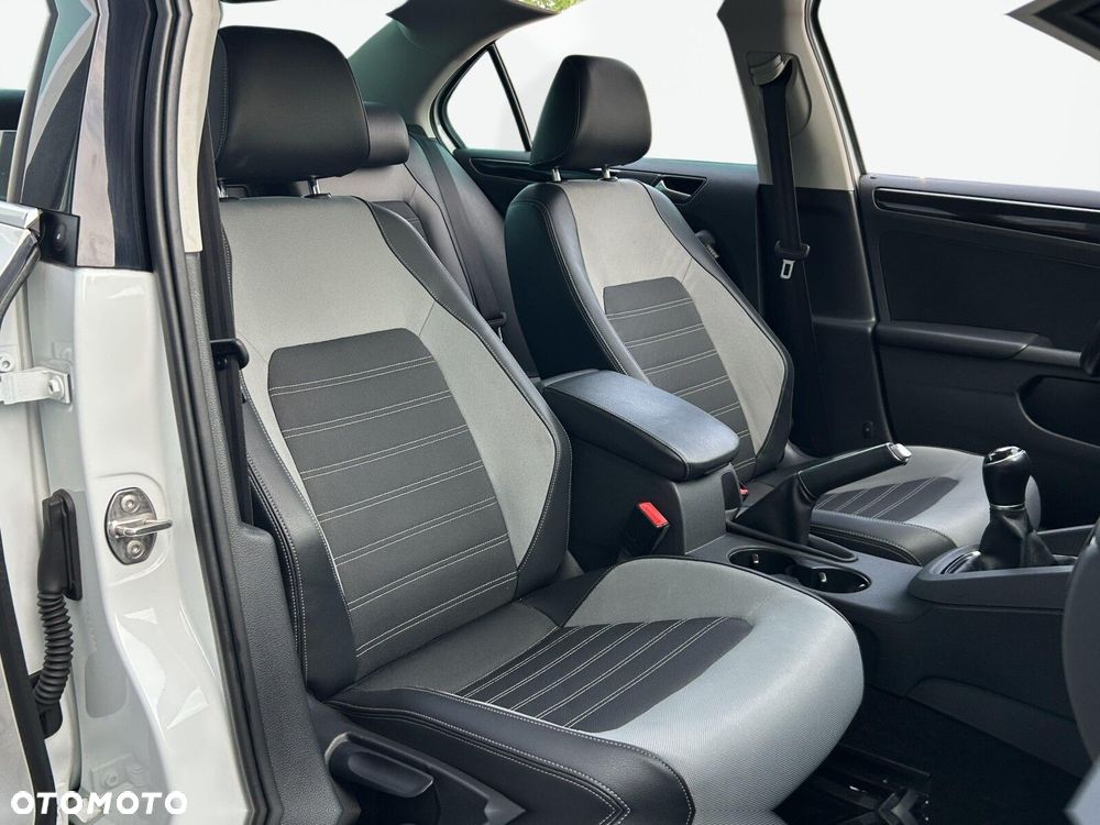 Volkswagen Jetta 1.4 TSI BMT Highline - 14
