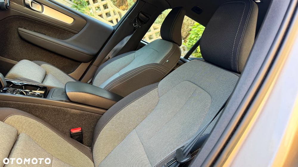 Volvo XC 40 B3 B DKG Ultra Black Edition - 19