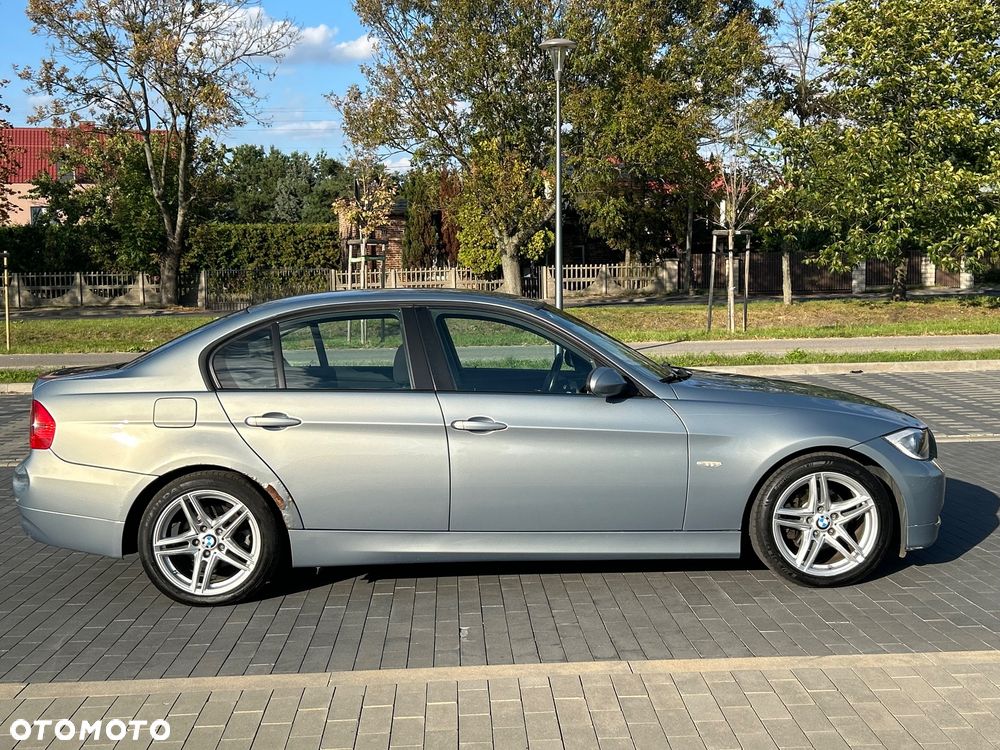 BMW Seria 3 320i - 4
