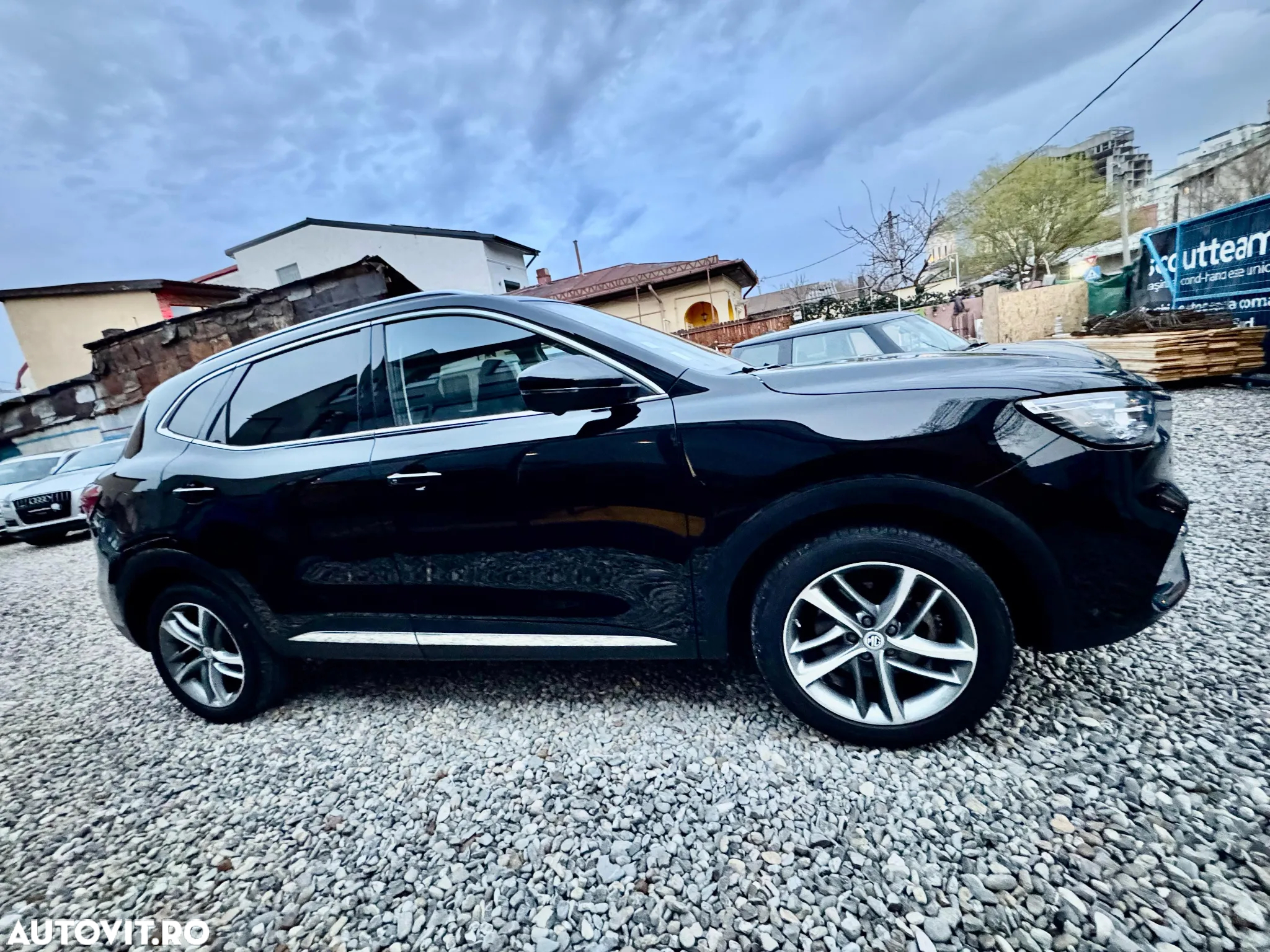 MG EHS 1.5T-GDI PHEV Luxury - 13